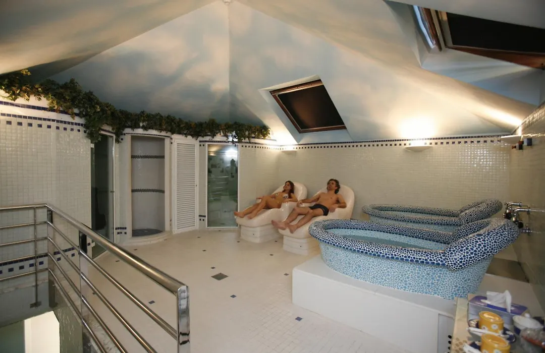 Gran Hotel Balneario De Puente Viesgo-1
